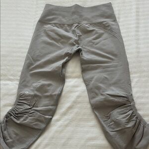 lululemon athletica Girls' Gray Cropped Ruched Leggings